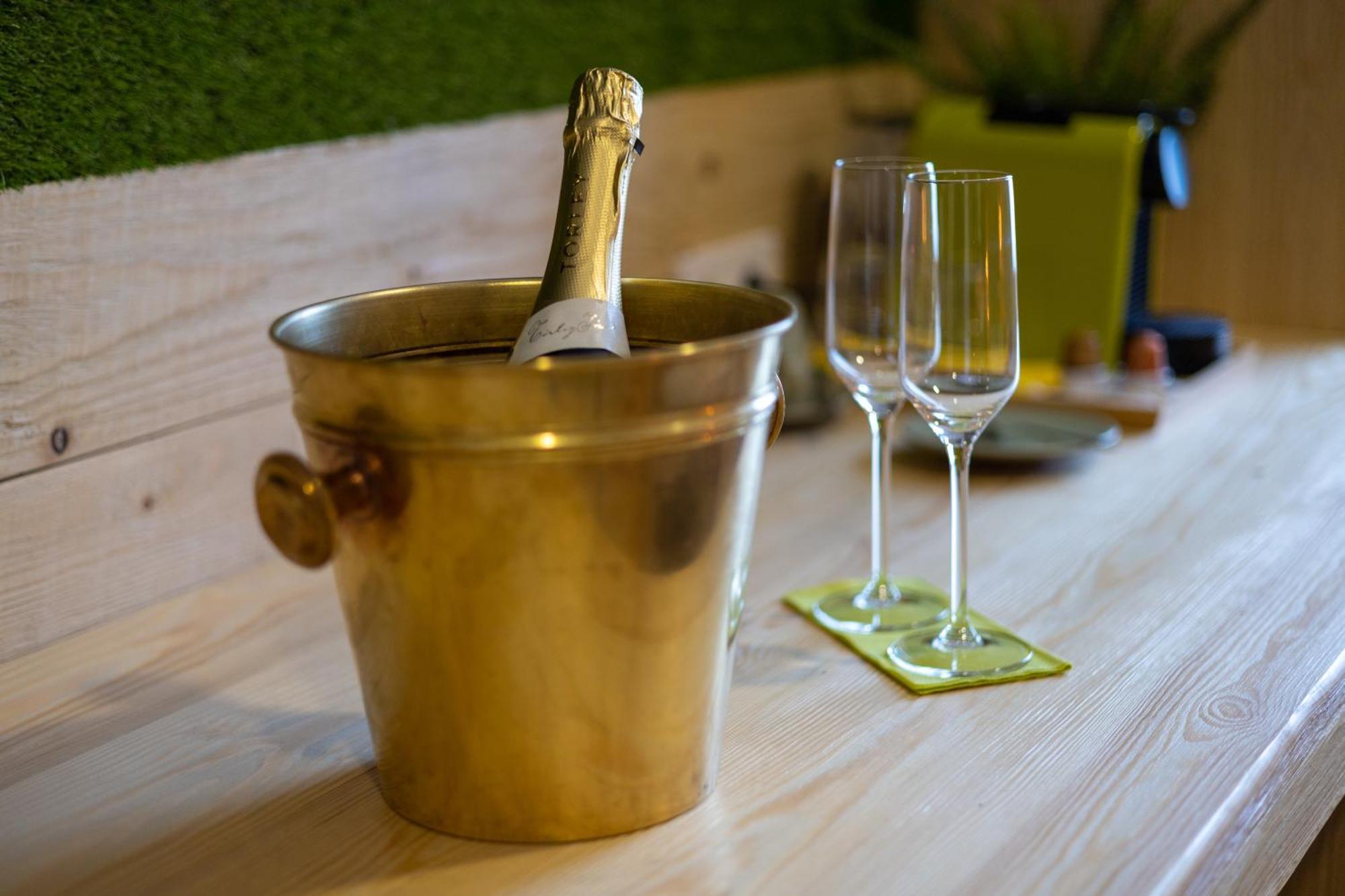 Roszke Forro Fogado & Bauer Bistro酒店 外观 照片